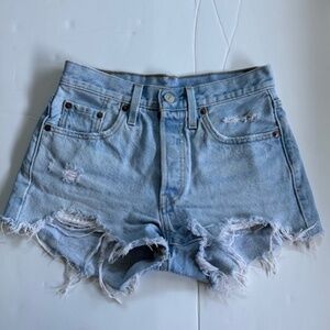 Levi's women's light wash button fly cut off shorts size 25